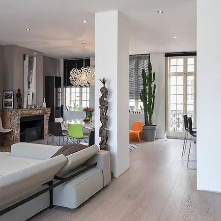 Maison Contemporaine Plein Centre Piscine &jacuzzi Вилла
